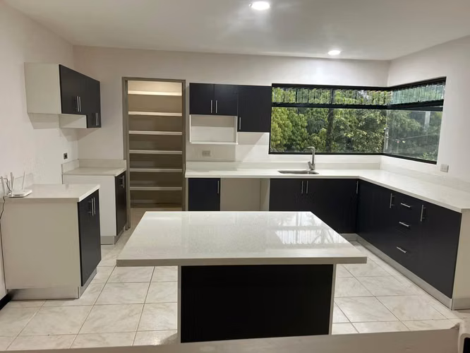 Venta casa Bello Horizonte, Escazú – Espectacular vista - Imagen 3