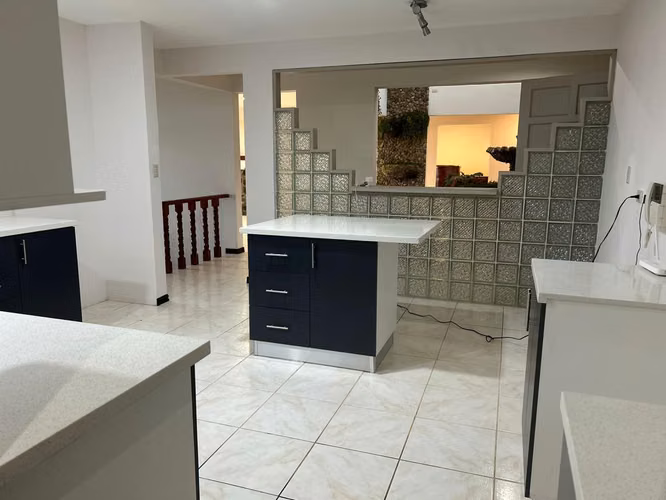 Venta casa Bello Horizonte, Escazú – Espectacular vista - Imagen 15