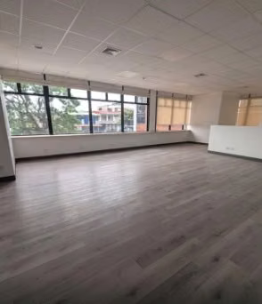 OFICINA EN ALQUILER 300m2  BARRIO DON BOSCO