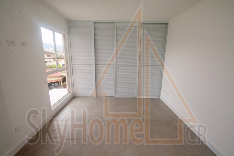 365582 / Alquiler / Condominio Monte Alto / Vista a la montaña / Cortinas / Parqueo techado - Imagen 4