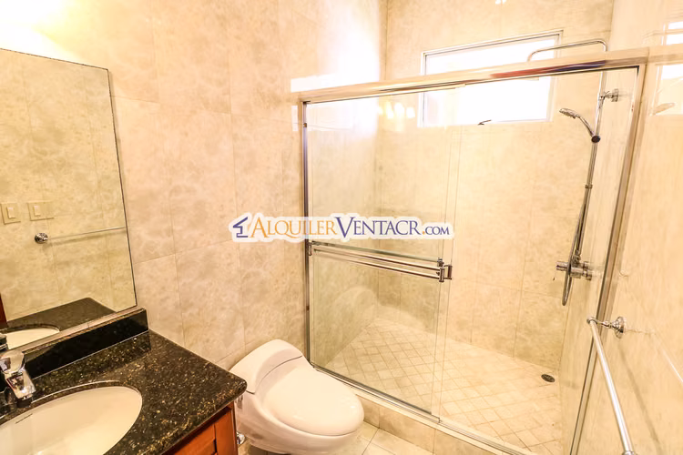 APARTAMENTO AMUEBLADO DE 210 M2 CON TERRAZA GRANDE Y VISTA EN ESCAZU - Imagen 9