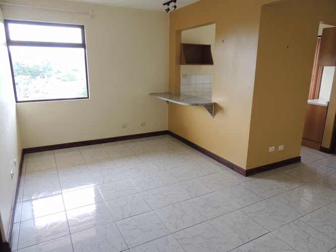 Two-room apartment and parking, in Sabanilla. No pets.