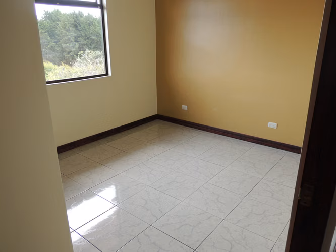 Apartamento de dos cuartos y parqueo, en Sabanilla.  NO mascotas. - Imagen 7