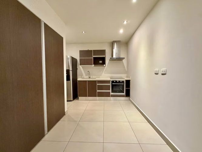 ALQUILER DE APARTAMENTO CON LINEA BLANCA EN CONDOMINIO, SANTA ANA