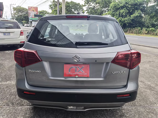 Suzuki Vitara GL+A 4x4 año 2025 - Imagen 4