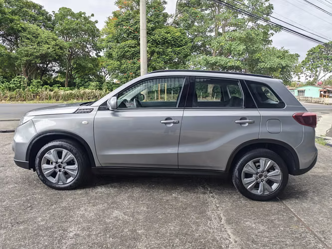 Suzuki Vitara GL+A 4x4 año 2025 - Imagen 5