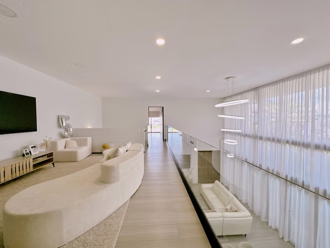 VENTA DE MODERNA CASA EN CONDOMINIO EN LOS REYES, LA GUACIMA - ALAJUELA - Imagen 17