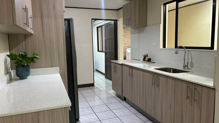 Se vende casa de una Planta en Residencial La Petra, Oreamuno de Cartago. - Imagen 8