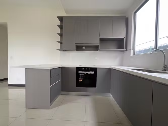 CASA REMODELADA DE UNA PLANTA EN CONDOMINIO SANTA RITA - CONCEPCIÓN DE TRES RÍOS