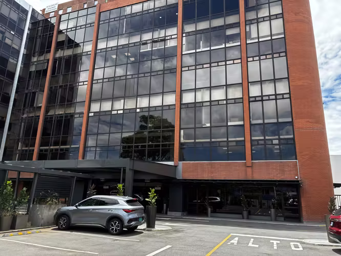 BIG OFFICE FOR RENT AT CORPORATE CENTER BY PASEO COLON