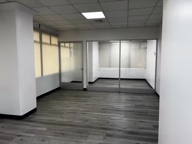 OFICINA EN ALQUILER EN CENTRO CORPORATIVO POR PASEO COLON - Imagen 11
