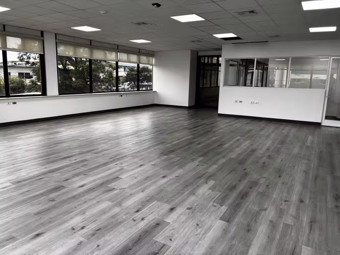 OFICINA EN ALQUILER EN CENTRO CORPORATIVO POR PASEO COLON - Imagen 19