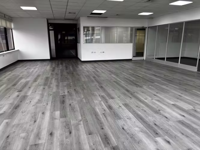 OFICINA EN ALQUILER EN CENTRO CORPORATIVO POR PASEO COLON - Imagen 16