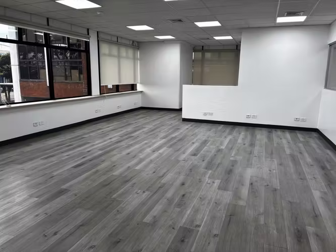 OFICINA EN ALQUILER EN CENTRO CORPORATIVO POR PASEO COLON - Imagen 14