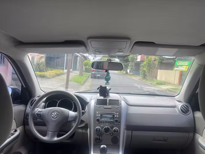 Suzuki Grand Vitara 2013 2.4L 4x4 Manual | 118.896 km (73.878 millas)