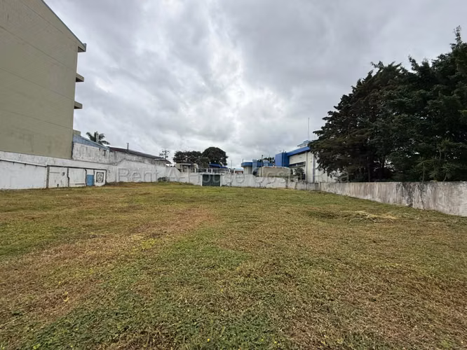 LOTE EN VENTA EN SAN PEDRO DE MONTES DE OCA - Imagen 2