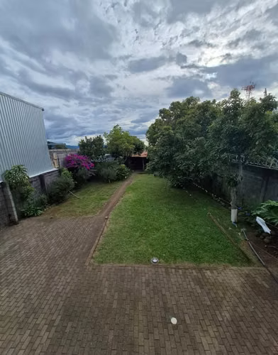 VENDO  HERMOSA PROPIEDAD 2 niveles ubicada en San Josecito de San Rafael de Heredia - Imagen 3