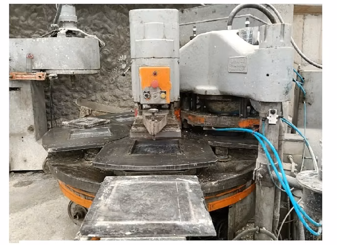 PRENSA ROTATIVA PARA PRODUCCIÓN TERRAZO