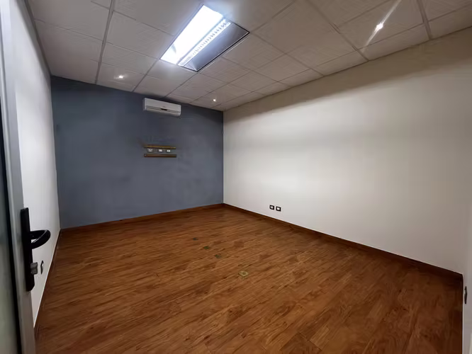 Alquiler local comercial en Guachipelín de Escazú | 260 m² | 4 parqueos - Imagen 19
