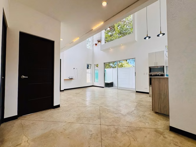 ALQUILER DE CASA EN SAN RAFAEL DE ALAJUELA | 1 HABITACIÓN + ESPACIO FLEX | LÍNEA BLANCA - Imagen 3