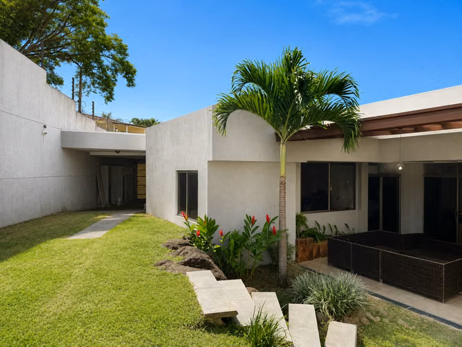 Mansión de Lujo en Alquiler en Cariari | 4 Habitaciones - Imagen 1
