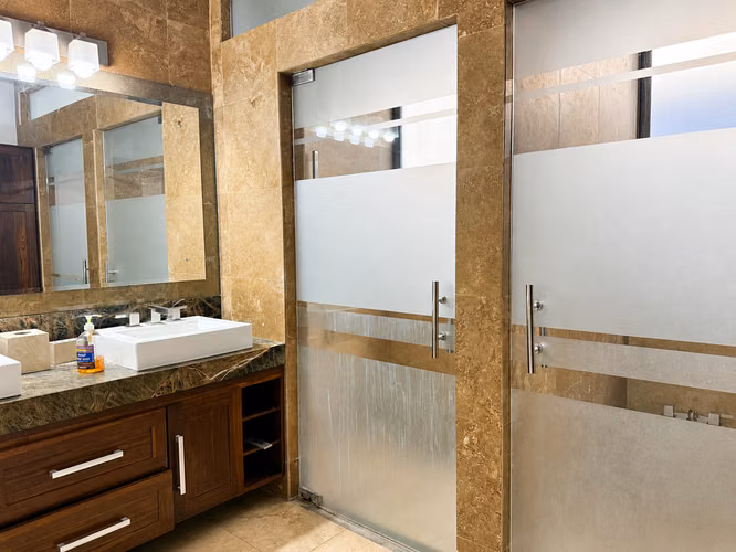 Mansión de Lujo en Alquiler en Cariari | 4 Habitaciones - Imagen 13