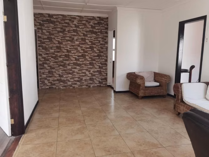 Casa en alquiler en San Pedro - Independiente 1 nivel - Imagen 9