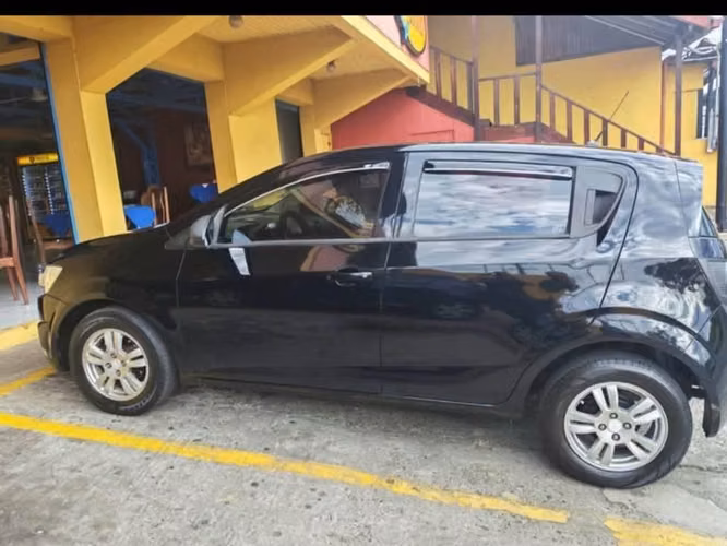 Chevrolet sonic LT 2016