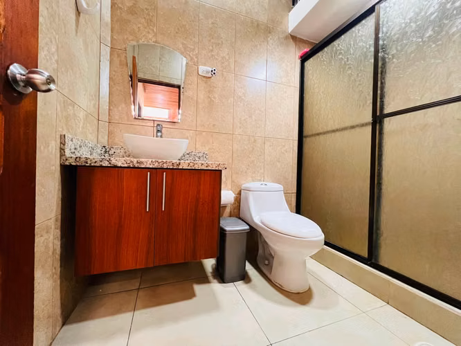 Venta de Casa de uso Comercial + Local en Residencial El Molino cerca Automercado Cartago