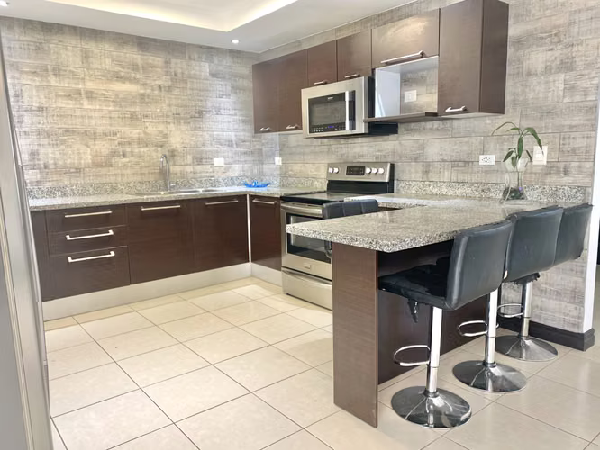 VENTA DE CASA EN CONDOMINIO RIO PALMA, ESCAZÚ - Imagen 3