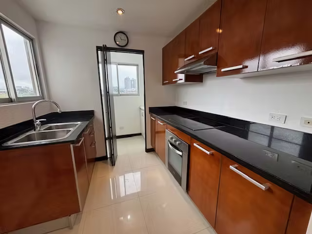 Venta de apartamento con vista. Condado del Parque, La Sabana - Imagen 6