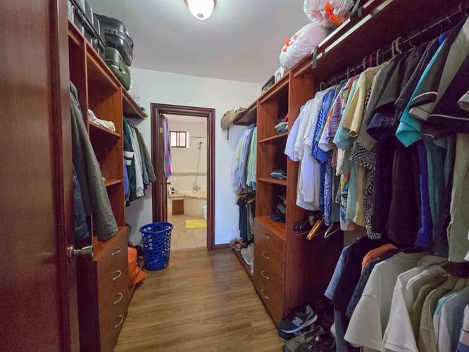 APARTAMENTO CON VISTA DE 3 HABIT. EN GUACHIPELIN ESCAZU - Imagen 13