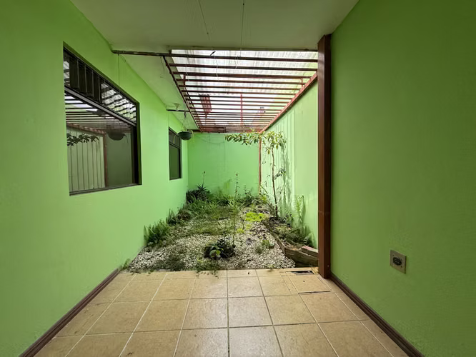 Venta de casa en Condominio La Trinidad de Moravia - Imagen 6