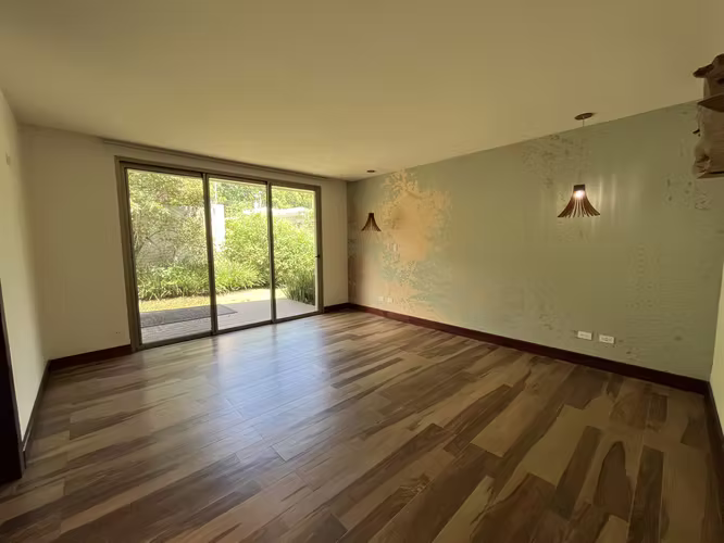CASA 5 HABITACIONES CON PATIO ALQUILER SAN RAFAEL ESCAZÚ COD EM447 - Imagen 15