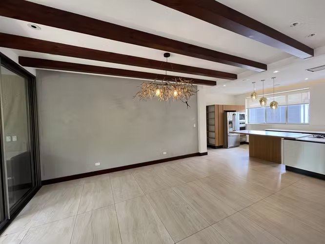 CASA 5 HABITACIONES CON PATIO ALQUILER SAN RAFAEL ESCAZÚ COD EM447 - Imagen 5