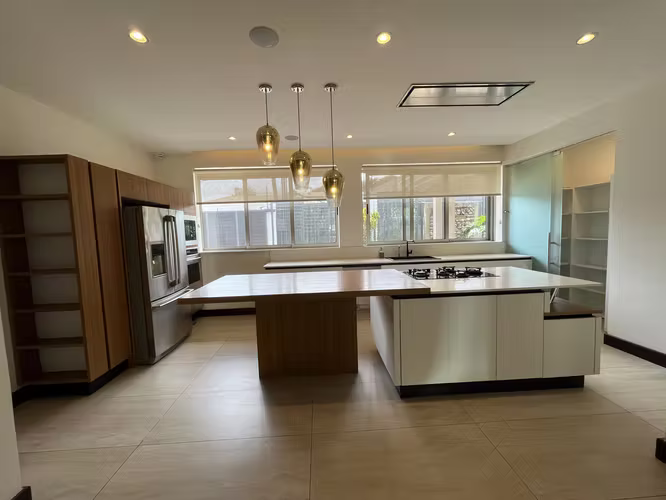 CASA 5 HABITACIONES CON PATIO ALQUILER SAN RAFAEL ESCAZÚ COD EM447 - Imagen 4