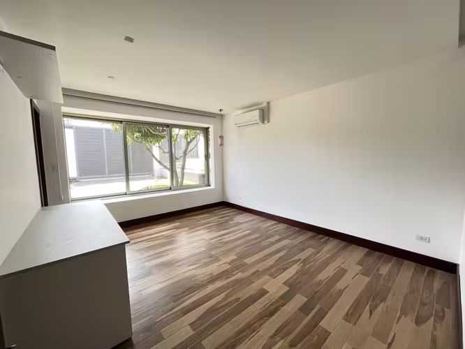 CASA 5 HABITACIONES CON PATIO ALQUILER SAN RAFAEL ESCAZÚ COD EM447 - Imagen 14