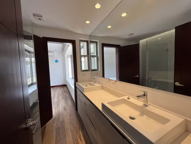 CASA 5 HABITACIONES CON PATIO ALQUILER SAN RAFAEL ESCAZÚ COD EM447 - Imagen 13