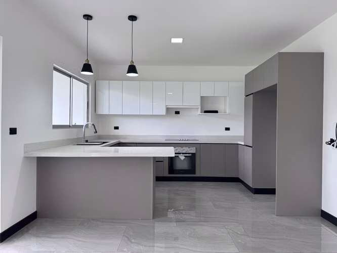 Venta de casa en Condominio a Estrenar con Amplios Espacios - Imagen 4