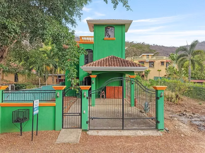 Casa Verde Vida | Casa con piscina privada y azotea en Playas del Coco