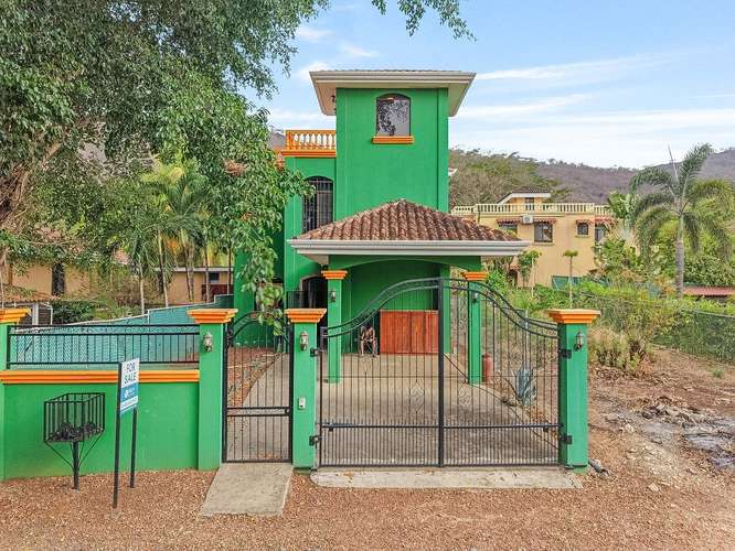 Casa Verde Vida | Casa con piscina privada y azotea en Playas del Coco