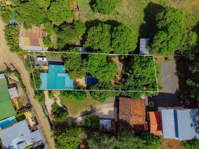 Casa Amarilla | Lote grande, a pie de la playa, Automercado y Pacífico - Imagen 8