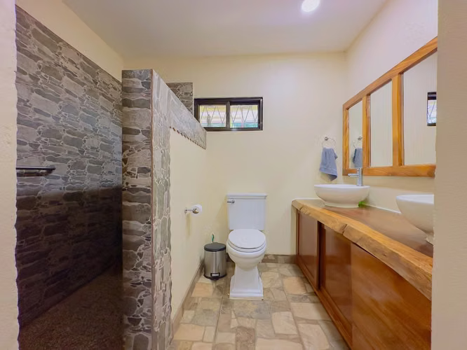 Casa Amarilla | Lote grande, a pie de la playa, Automercado y Pacífico - Imagen 42