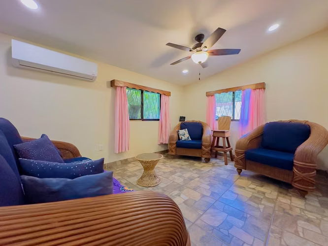 Casa Amarilla | Lote grande, a pie de la playa, Automercado y Pacífico - Imagen 48
