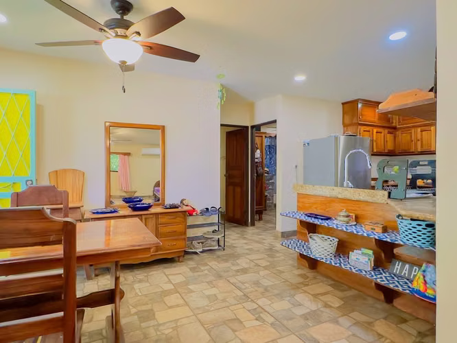 Casa Amarilla | Lote grande, a pie de la playa, Automercado y Pacífico - Imagen 21