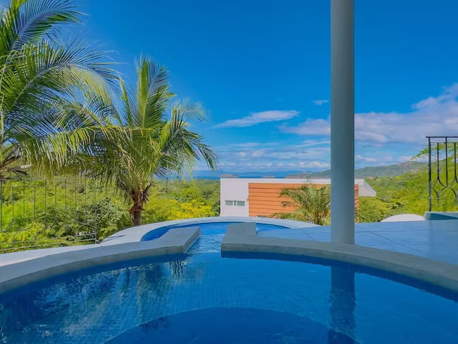 Casa Bella Luna | Vista al mar en Playas del Coco, financiamiento del vendedor - Imagen 23