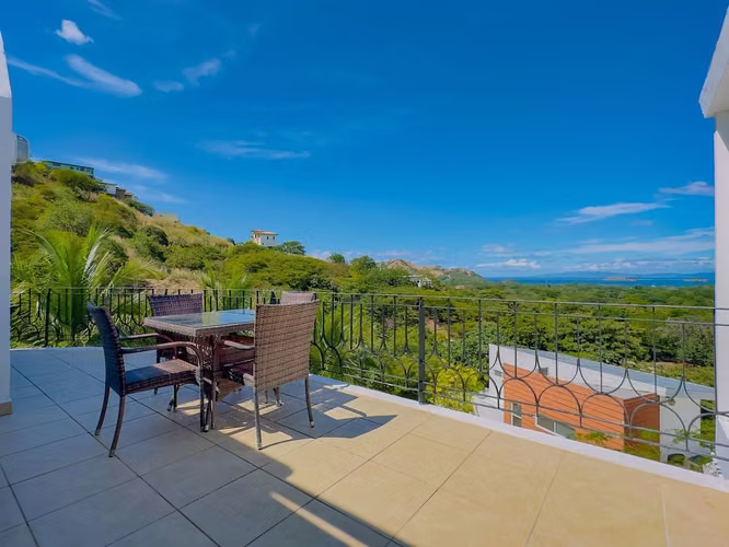 Casa Bella Luna | Vista al mar en Playas del Coco, financiamiento del vendedor - Imagen 28