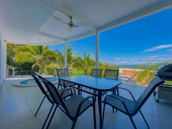 Casa Bella Luna | Vista al mar en Playas del Coco, financiamiento del vendedor - Imagen 11