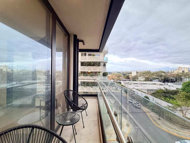 Venta de apartamento en Sky Garden con amplia vista e iluminación - Imagen 16