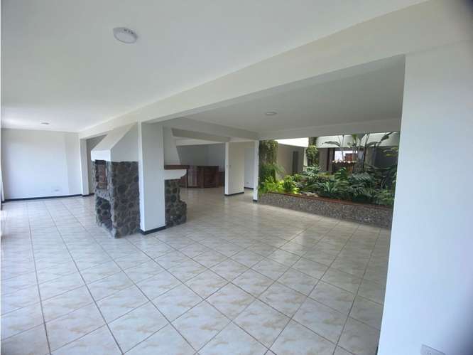 CASA INDEPENDIENTE EN VENTA con hermosa vista | ESCAZÚ - Imagen 12